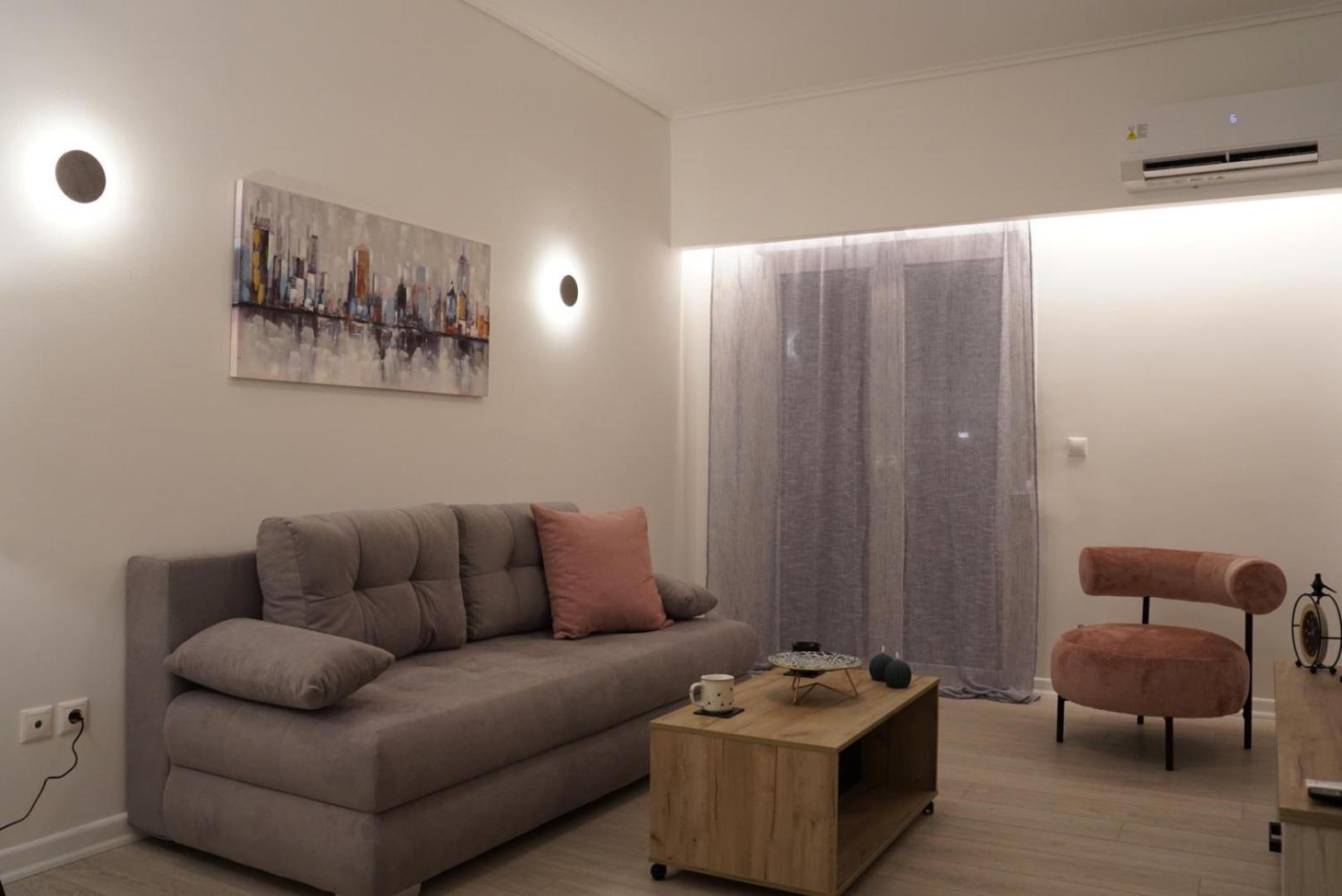 Bright & Cozy Apartment, Атина Екстериор снимка
